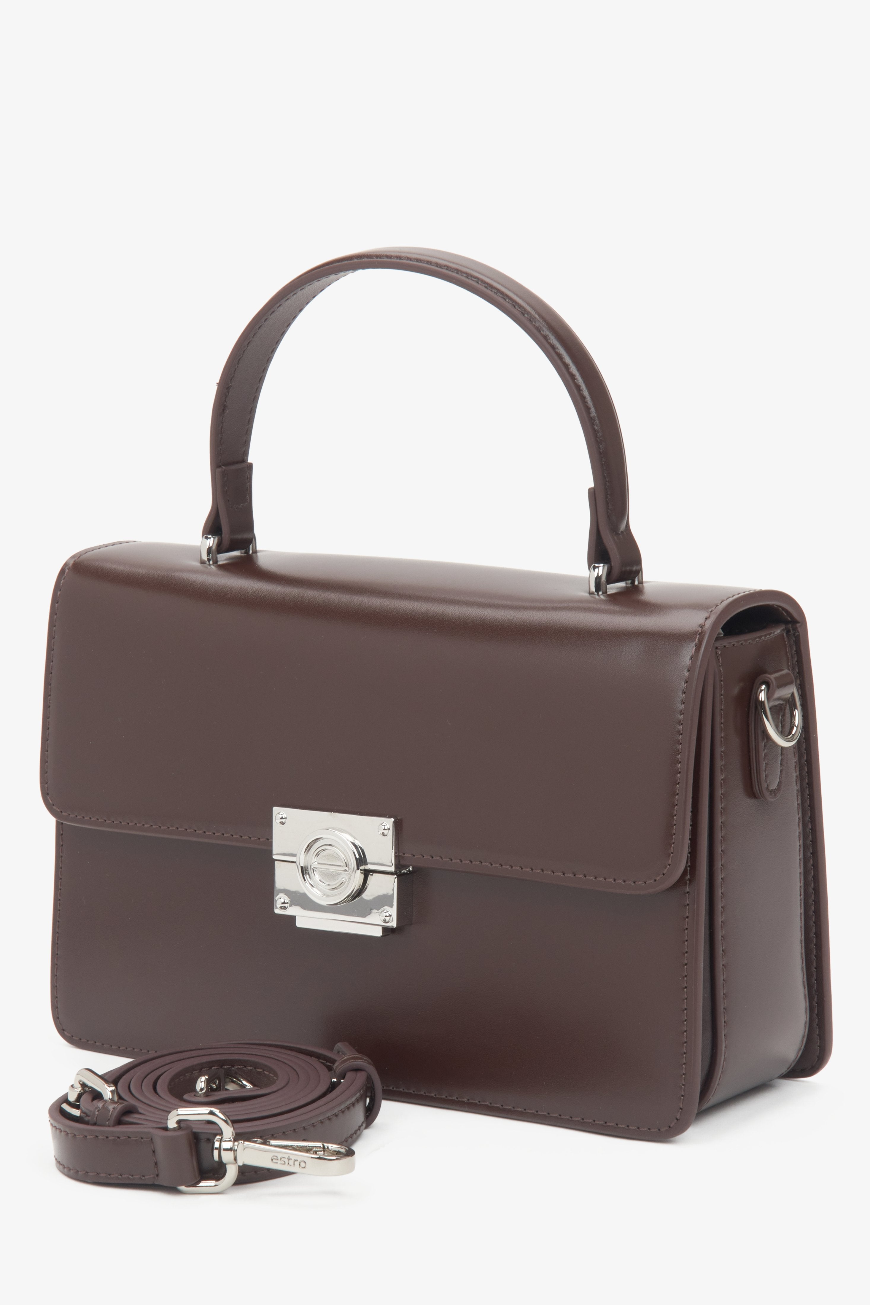 Estro’s women’s saddle brown handbag with sleek silver-tone details for timeless sophistication.