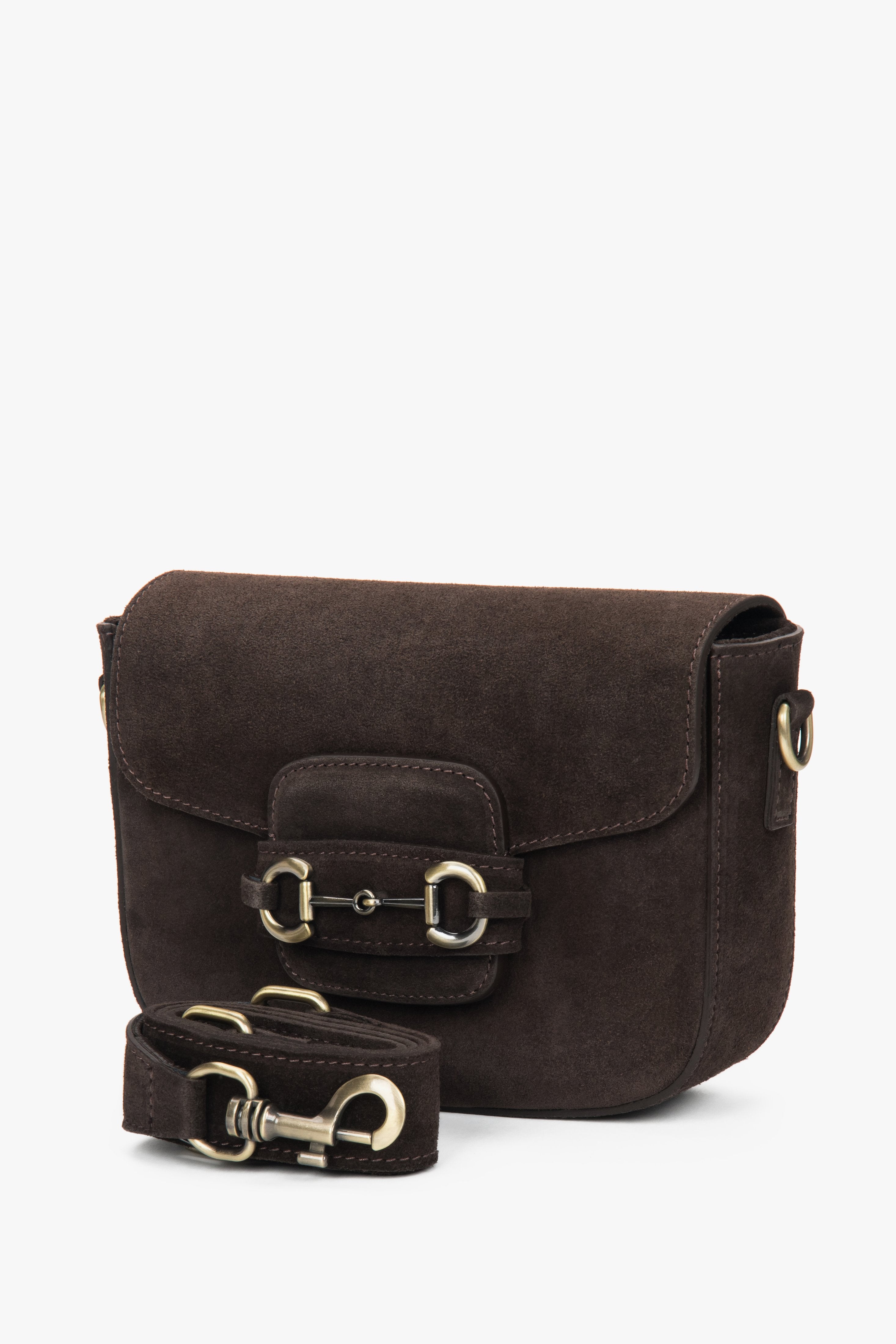 A shoulder bag for women in saddle brown, crafted from premium Italian genuine velour.