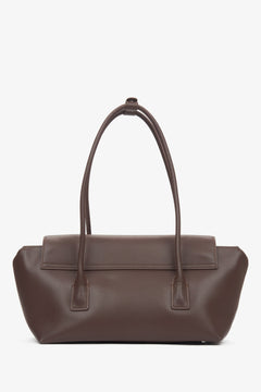 Estro’s women’s leather shoulder bag in a classic saddle brown shade, featuring long comfortable handles - reverse.
