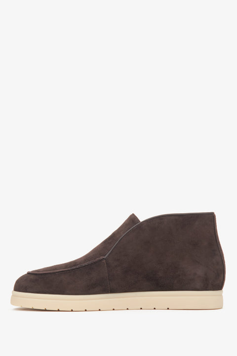 Estro Women's Saddle Brown Low-Top Ankle Boots Made with Velour and Leather - shoe sideline.