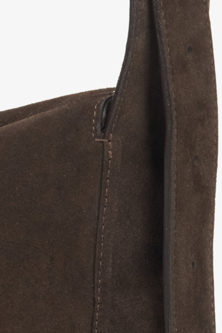 Estro Women's Saddle Brown Messenger Bag Made with Premium Italian Leather - details.