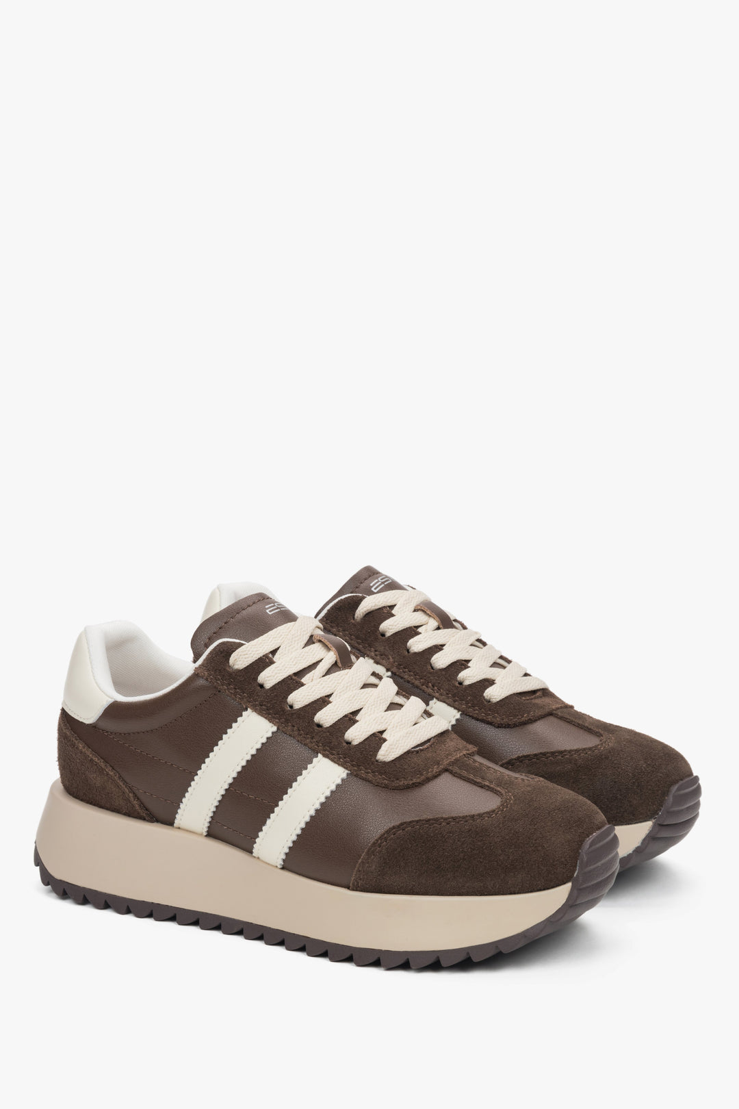 Side profile of the women's ES8 low-top sneakers, showing the saddle brown velour and leather upper.