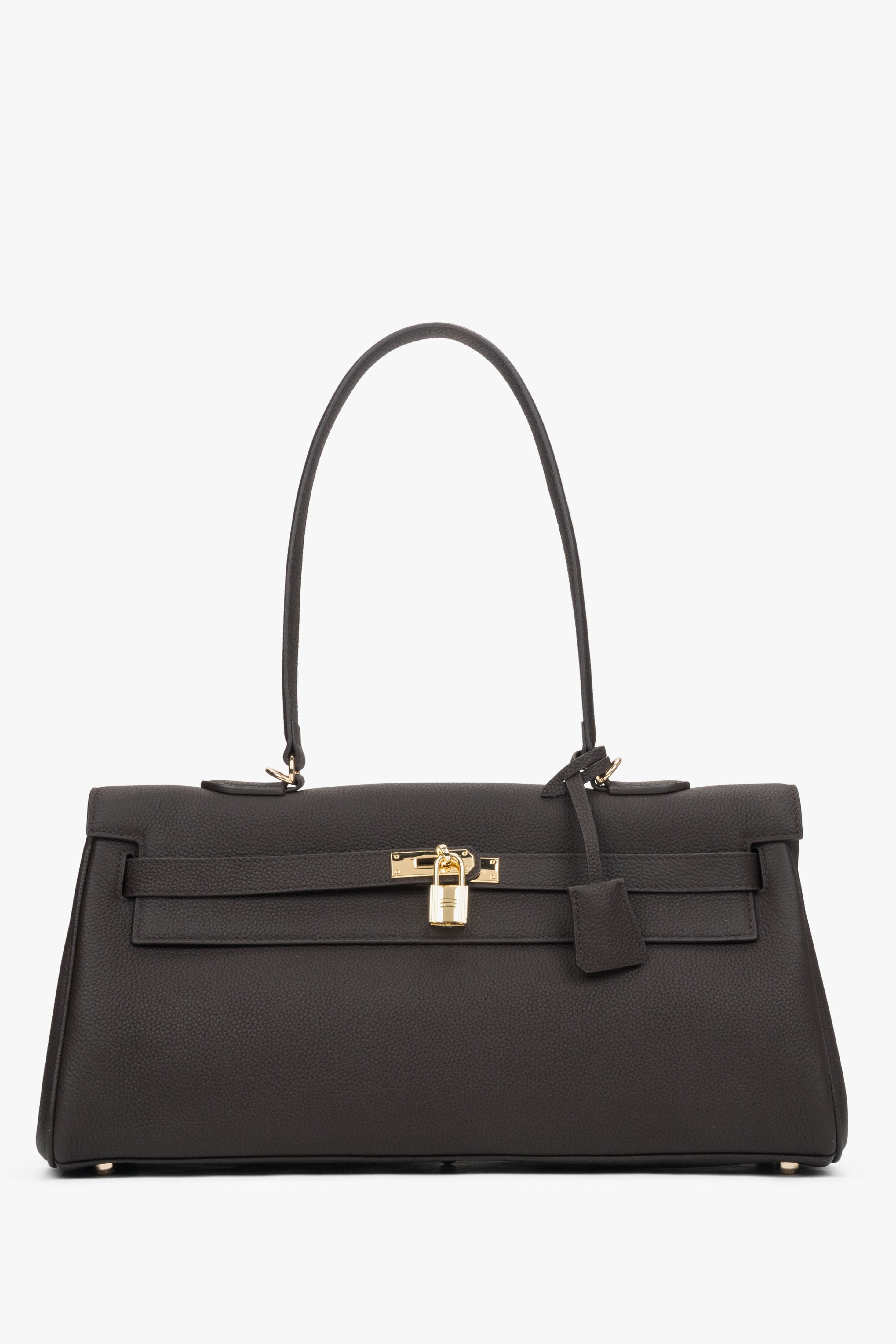 Women's saddle brown shoulder bag by Estro featuring gold-tone hardware.