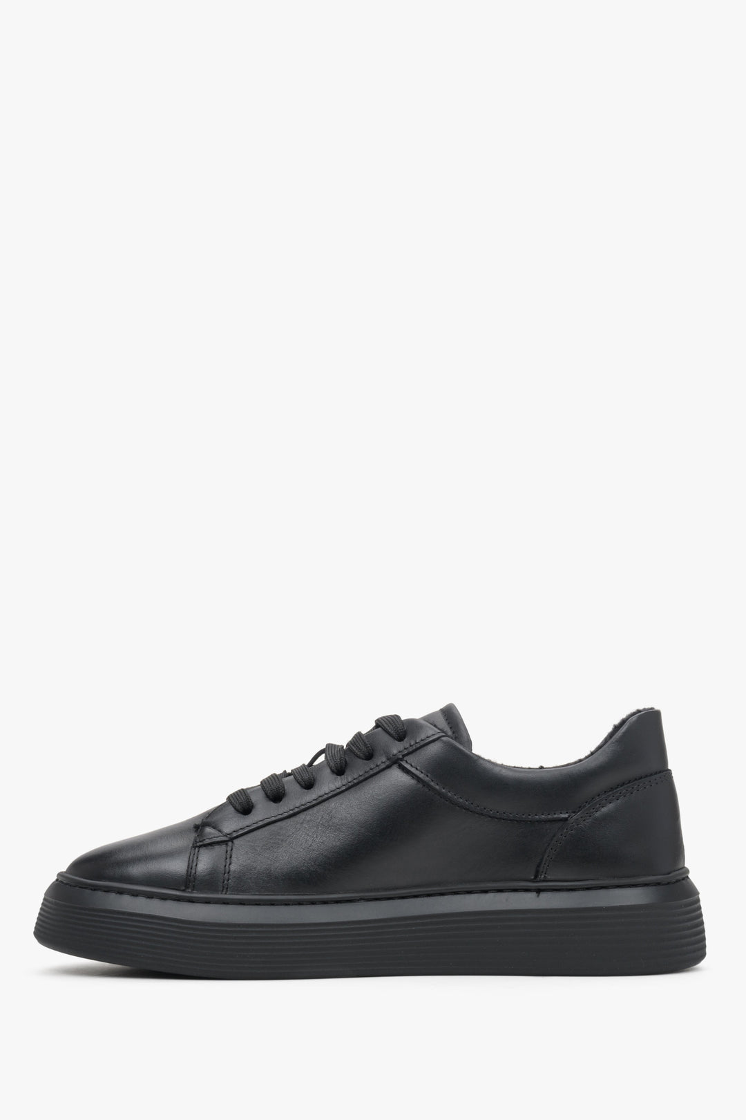Black genuine leather low-top sneakers Estro - shoe profile.