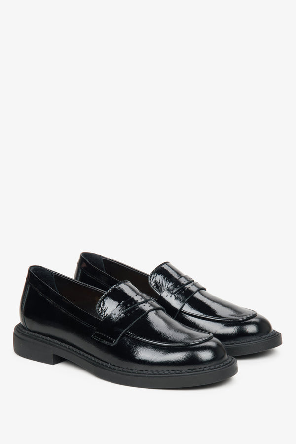 Elegant women's black loafers for spring by Estro.