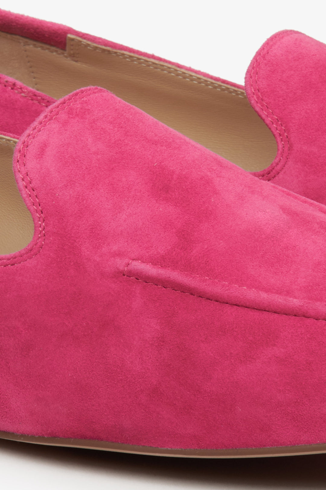 Women's Estro velour moccasins for fall in fuchsia - close-up on details.