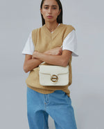 Women's Small Light Beige Handbag with Gold Hardware made of Leather Estro ER00113337.