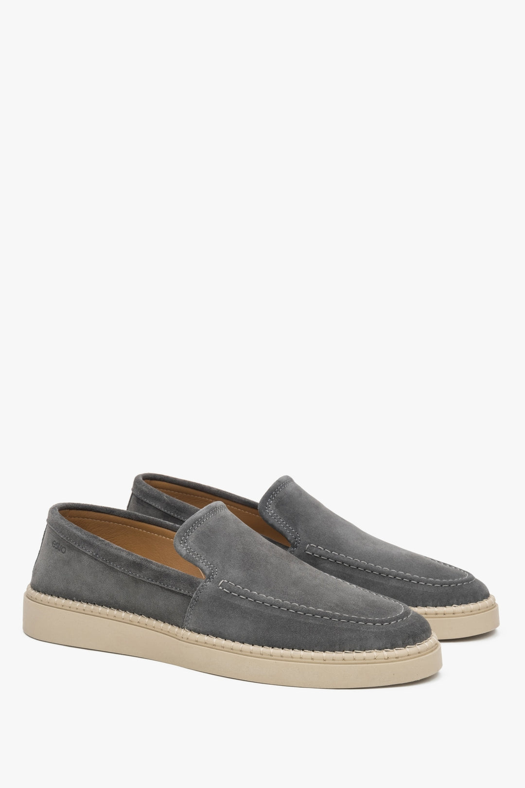 Grey men's loafers made of premium Italian natural velour by Estro.