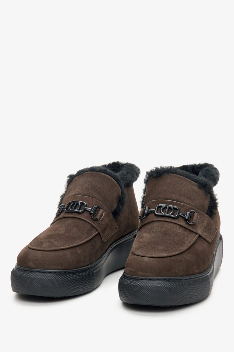 Women's brown ankle boots by Estro with natural suede fur - front profile of the shoes.