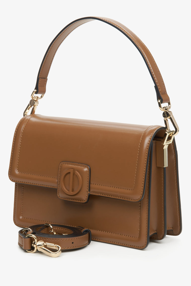 Brown leather shoulder bag for women by Estro.