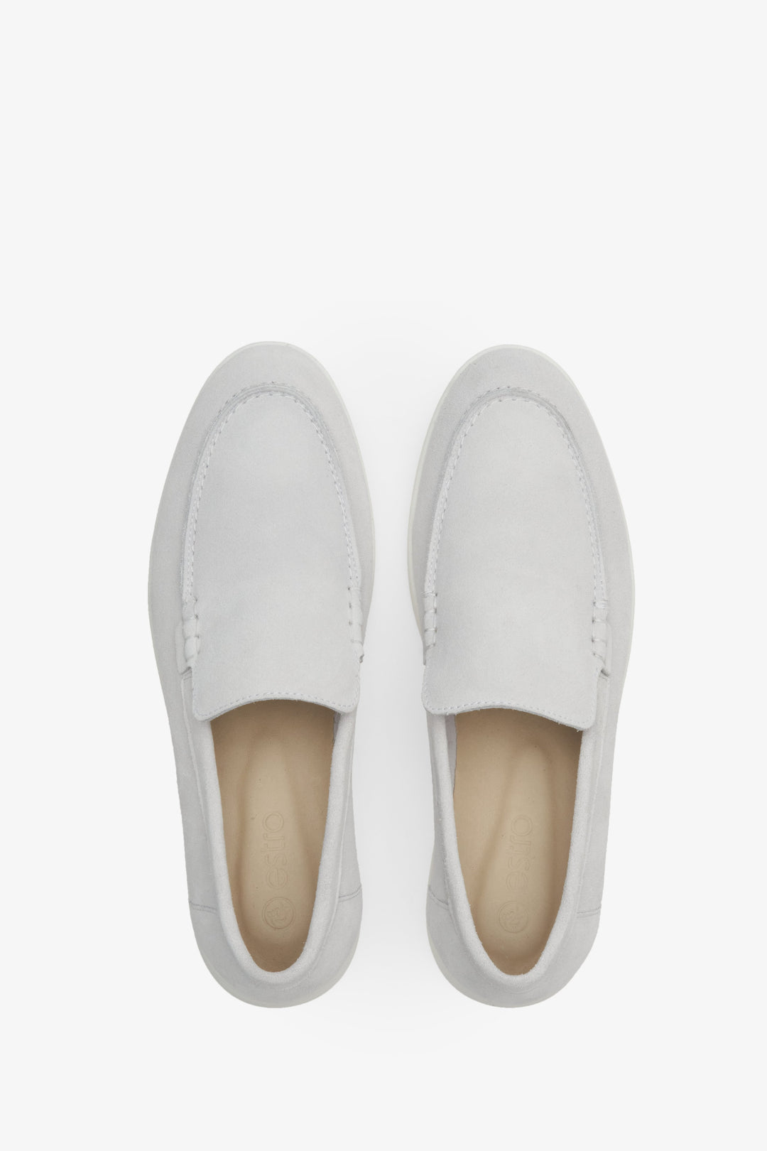 Women's suede moccasins in light grey Estro - presentation of footwear from above.