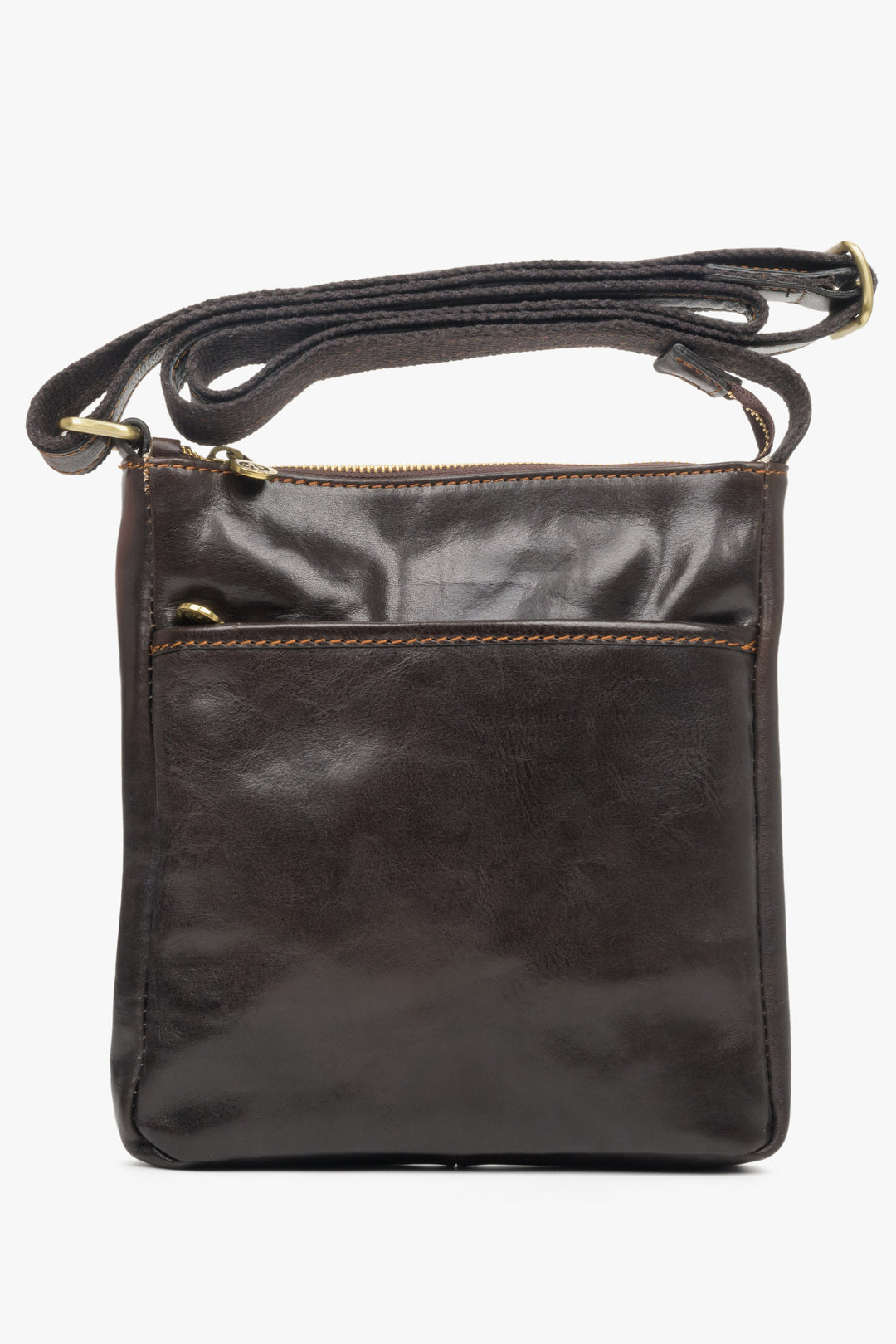 Men's small dark brown shoulder bag, perfect for fall by Estro.