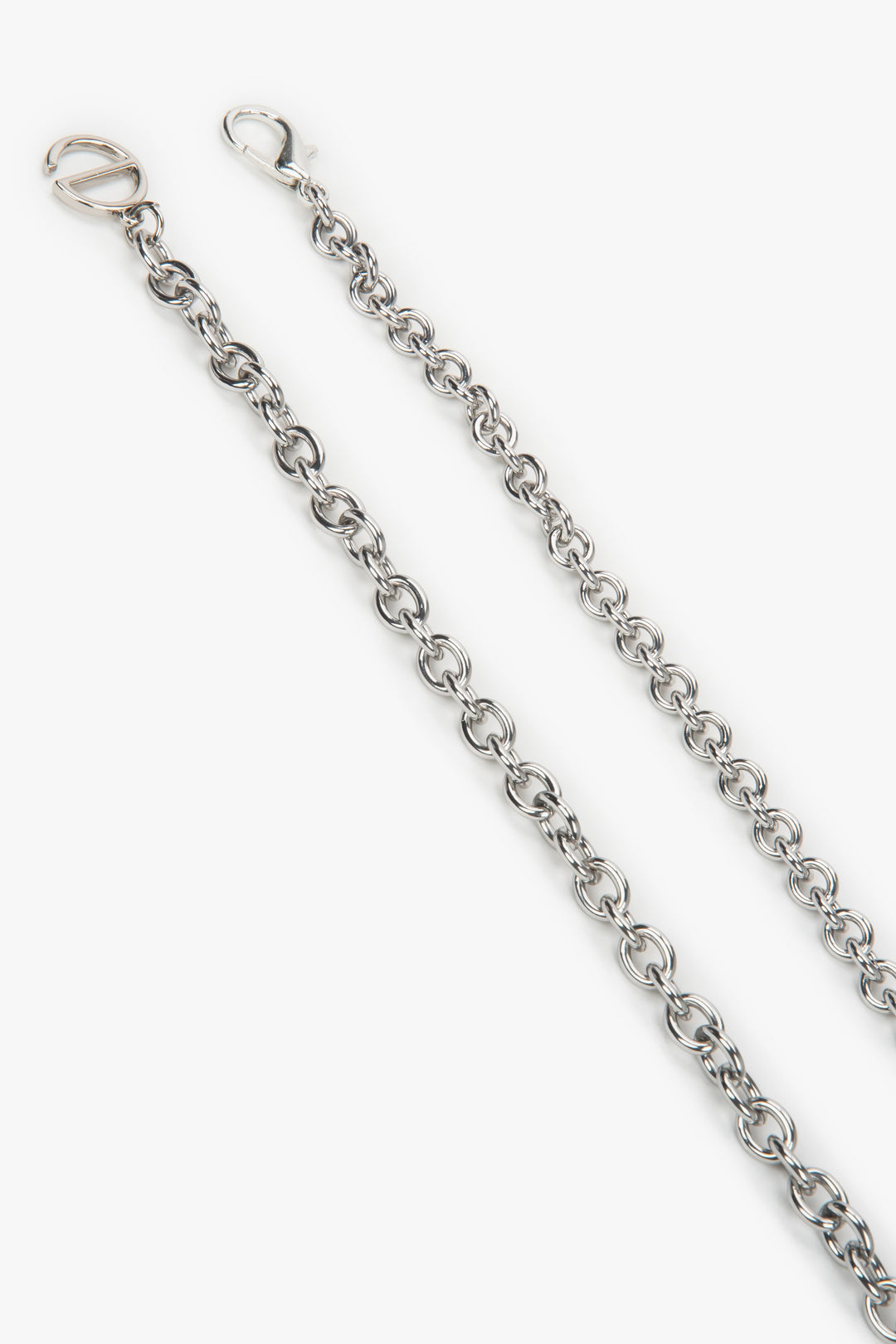 Estro – Silver Chain Waist Belt with Carabiner Clasp and Subtle Logo Detail.