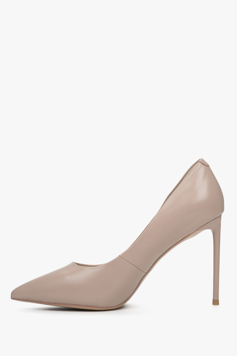 Women's beige high-heeled stilettos made of genuine leather by Estro - shoe profile.