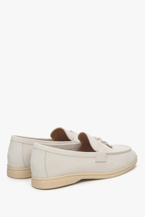 Women's light beige tassel loafers made with nubuck Estro.