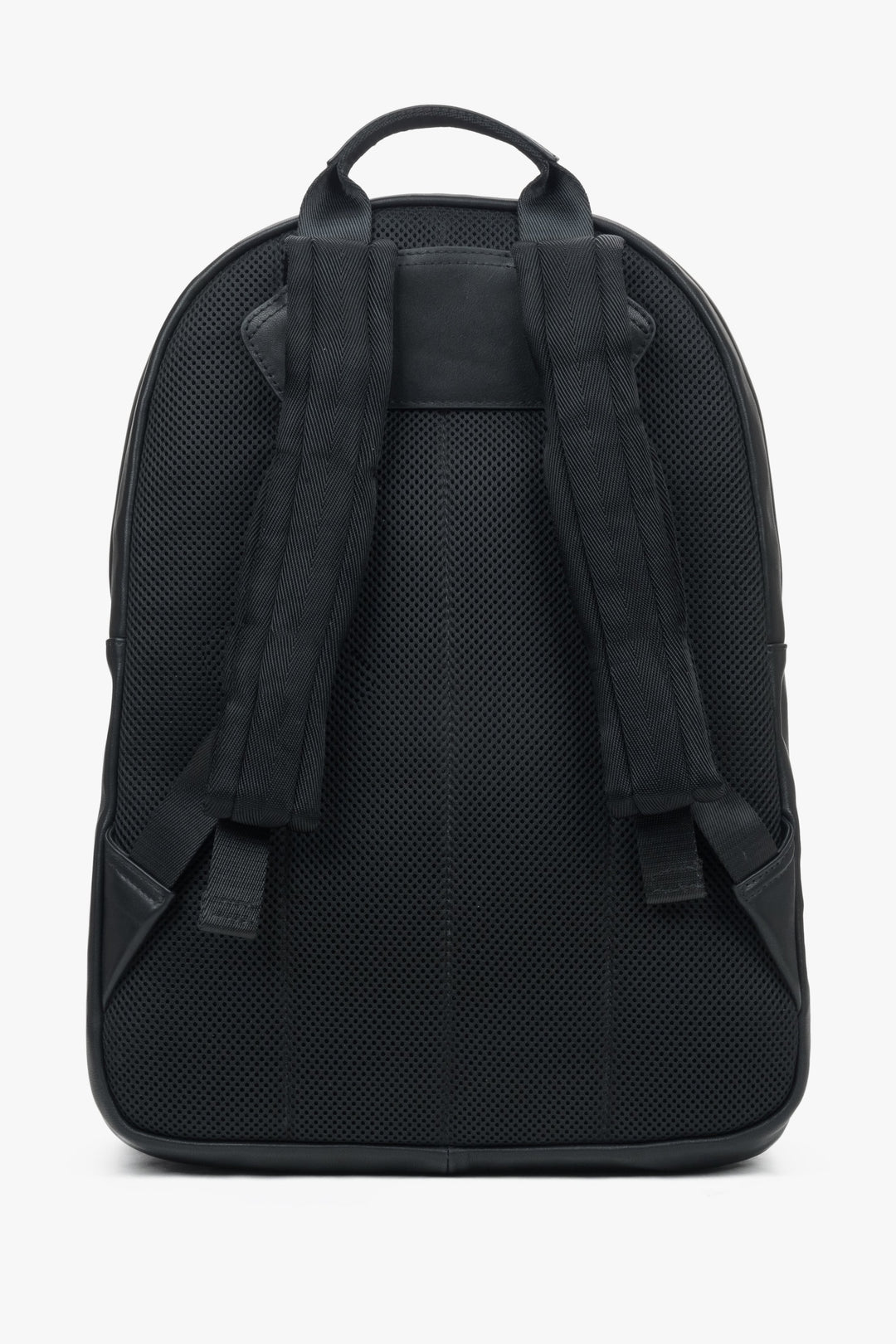 Classic black leather men's backpack by Estro.