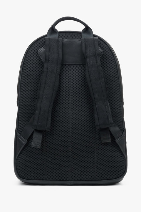 Classic black leather men's backpack by Estro.