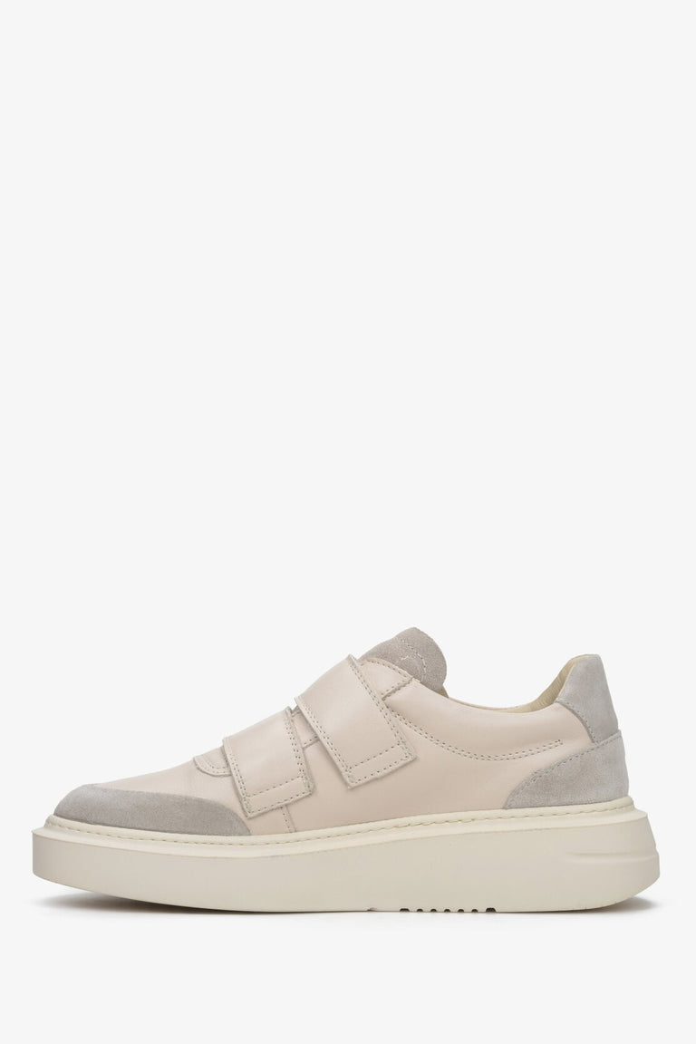 Women's sneakers with two Velcro straps in natural leather and suede by Estro - shoe profile.