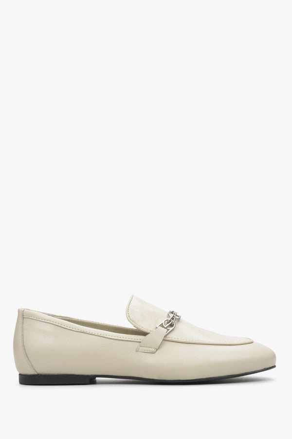 Women's light beige penny loafers Estro - shoe profile.