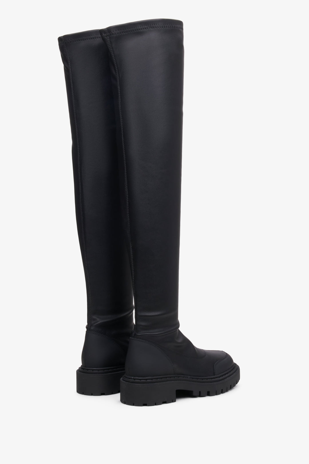 Estro black leather high women's boots with elastic shaft - close-up of the back and side line of the boots.