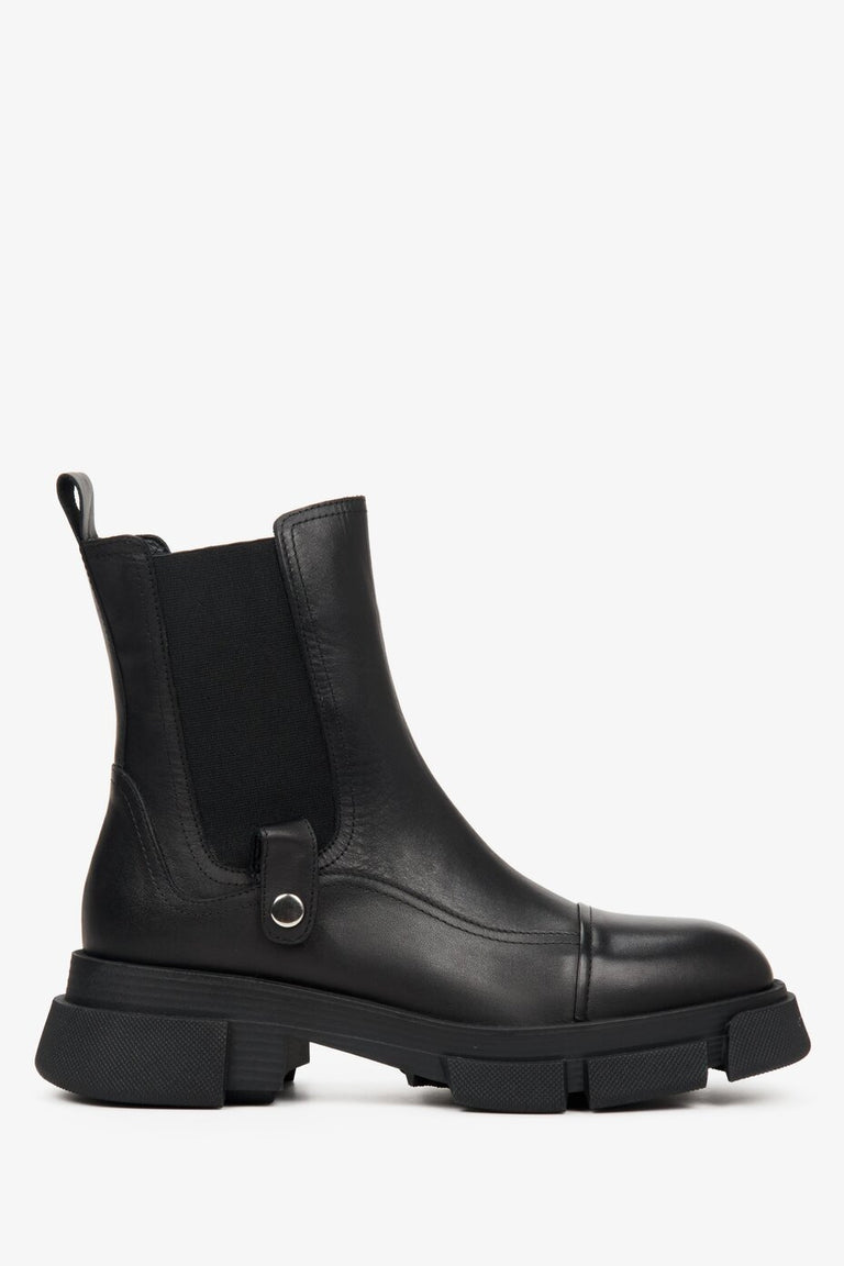 Women's black leather Chelsea boots - shoe profile.