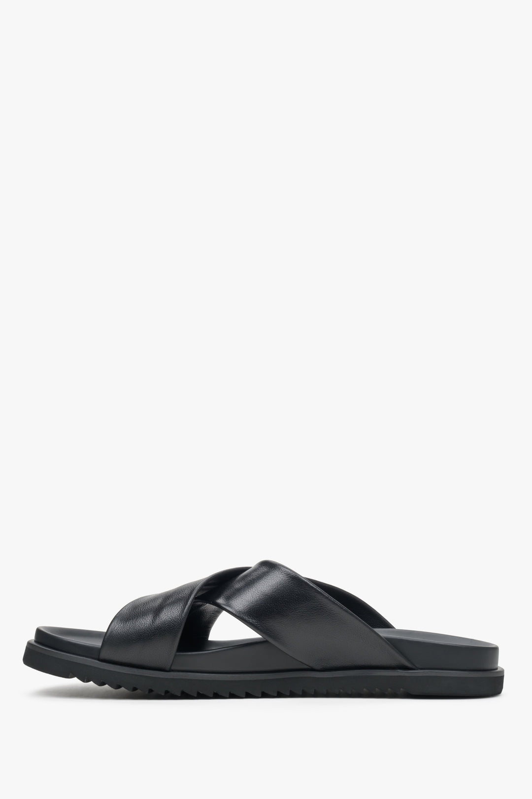 Soft men's summer sandals by Estro made from genuine and synthetic leather - black shoe profile.