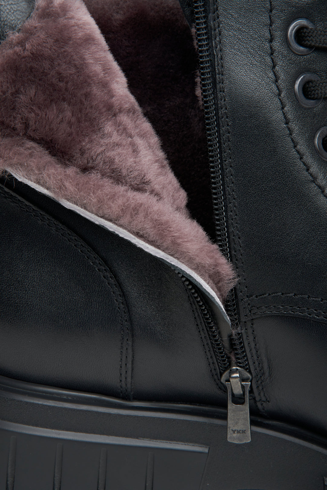 Men's lined black Estro winter ankle boots - close-up on the interior of the shoe.
