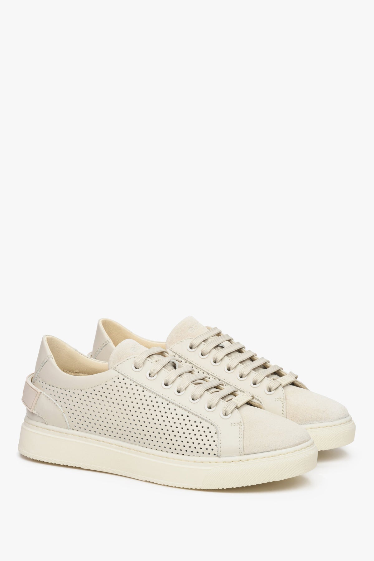Women's beige leather Estro sneakers with perforation for fall/spring.