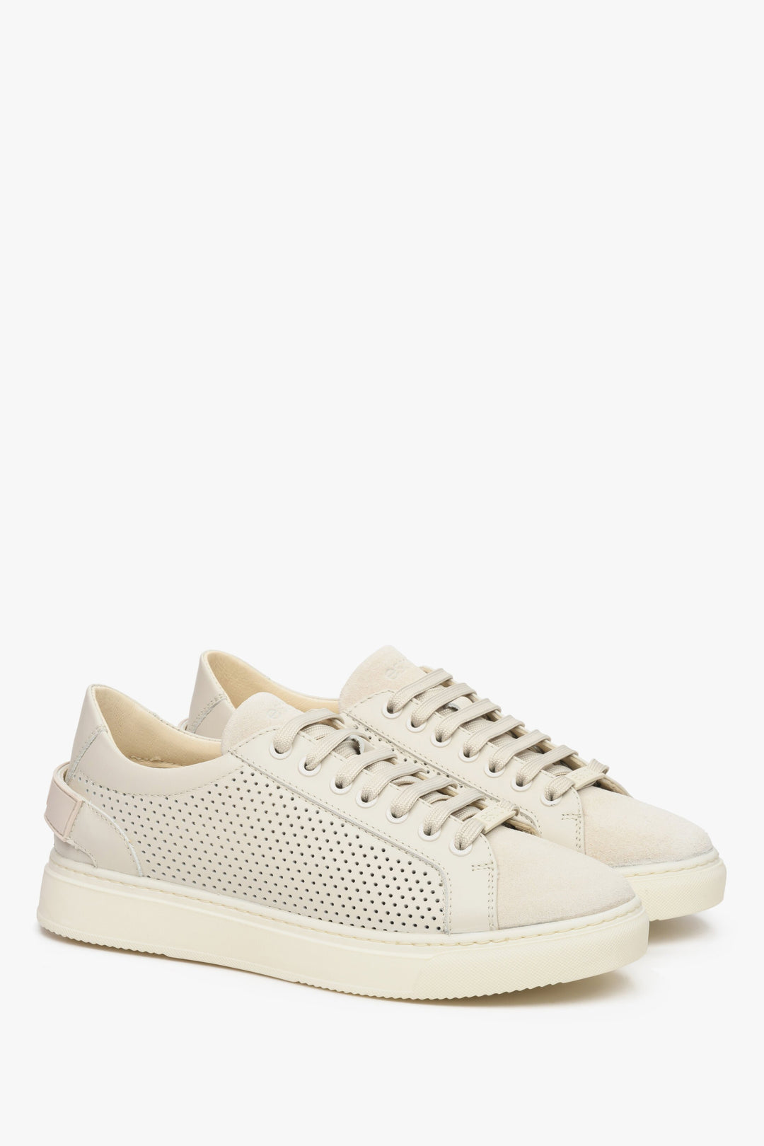 Women's beige leather Estro sneakers with perforation for fall/spring.