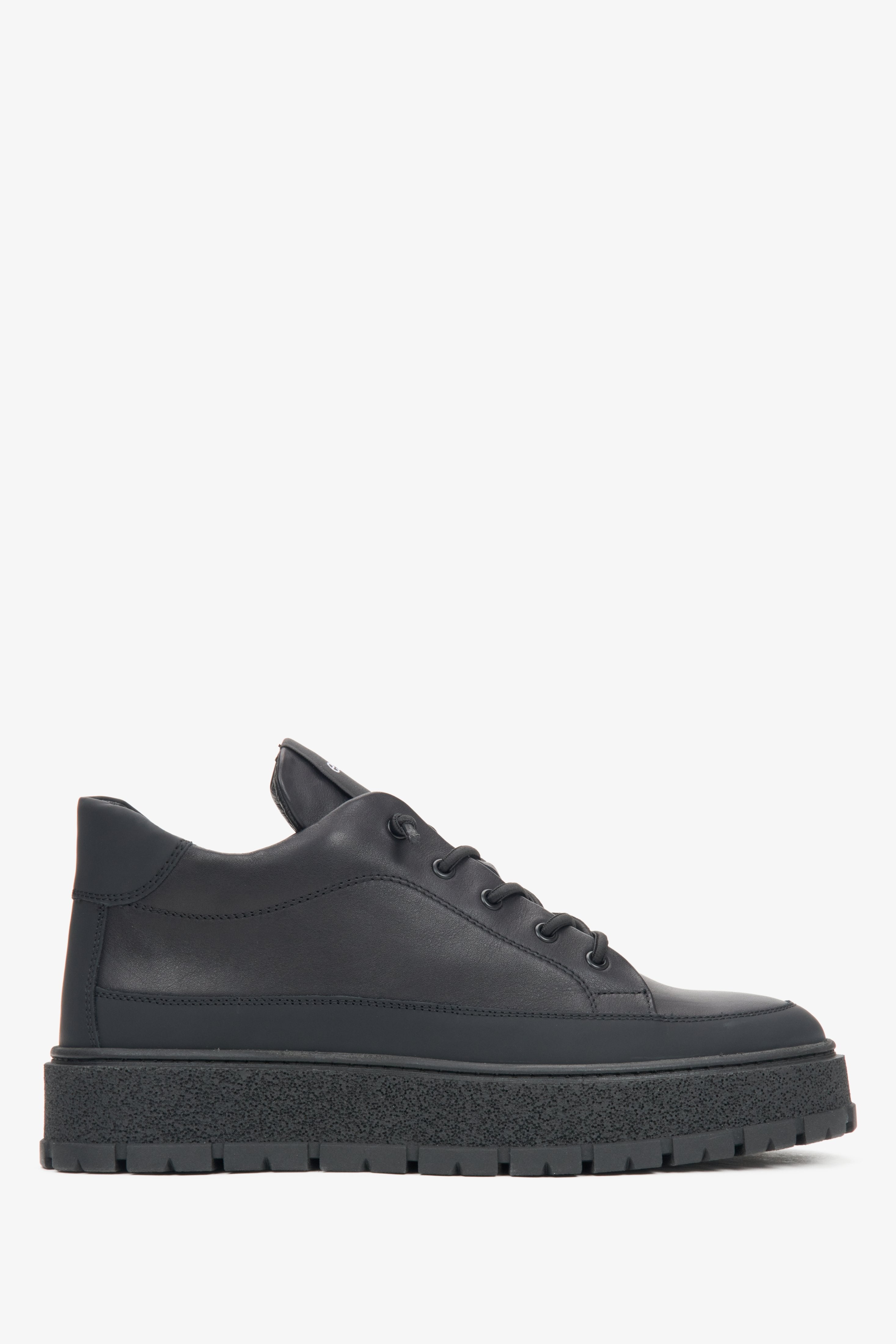 Men's Black High-Top Sneakers made of Italian Genuine Leather with Light Insulation Estro ER00116385.