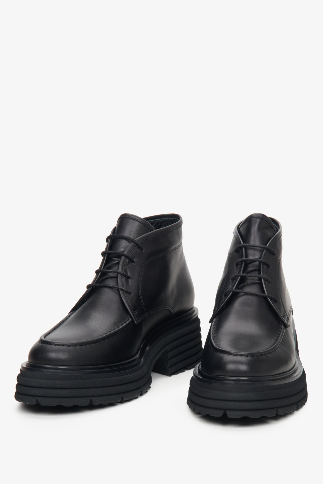Women's black boots in genuine leather by Estro - close-up on the toe of the shoes.