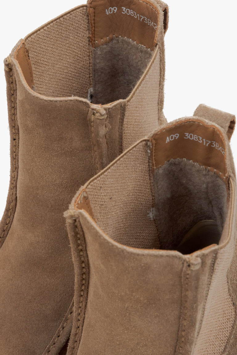 Beige velour women's chelsea boots Estro - close-up of the details.