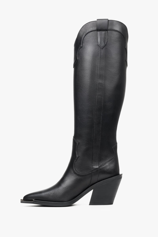 Estro women's high cowboy boots, black - side profile of the shoe.