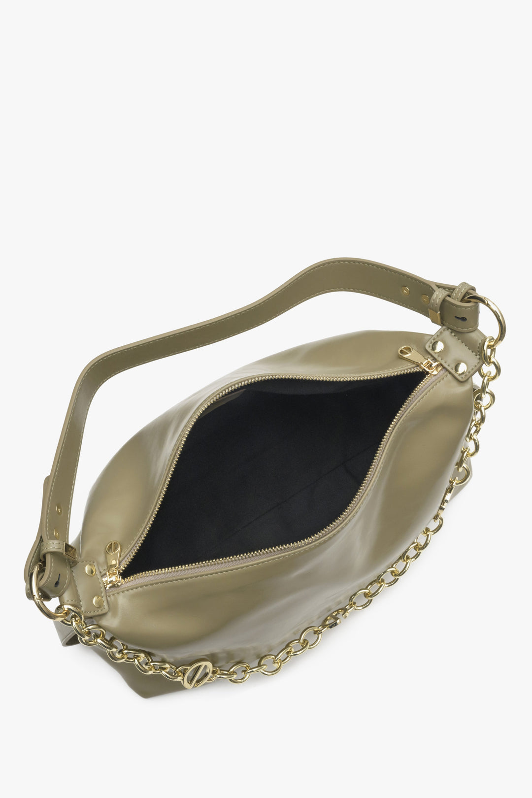 Spacious women's olive handbag with chain - close-up of the interior of the model.