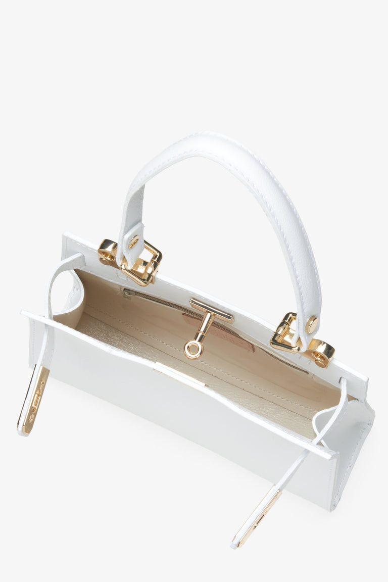 White satchel-style handbag made of Italian genuine leather, signed by Premium Estro - interior of the model.