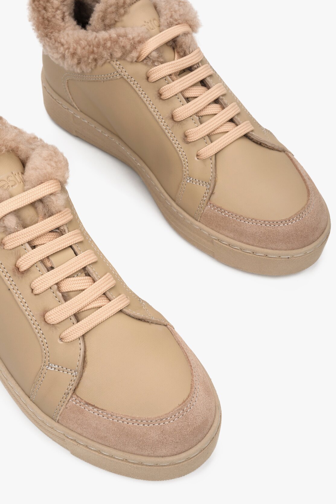 Women's brown casual sneakers for winter by Estro - presentation of shoes from above.