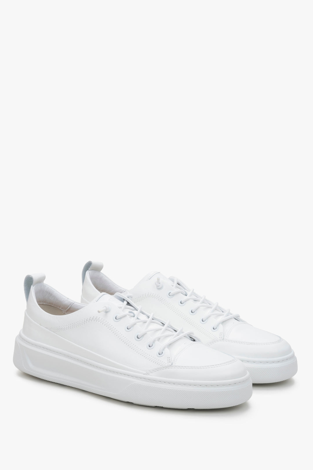 Estro men's leather sneakers in white colour.
