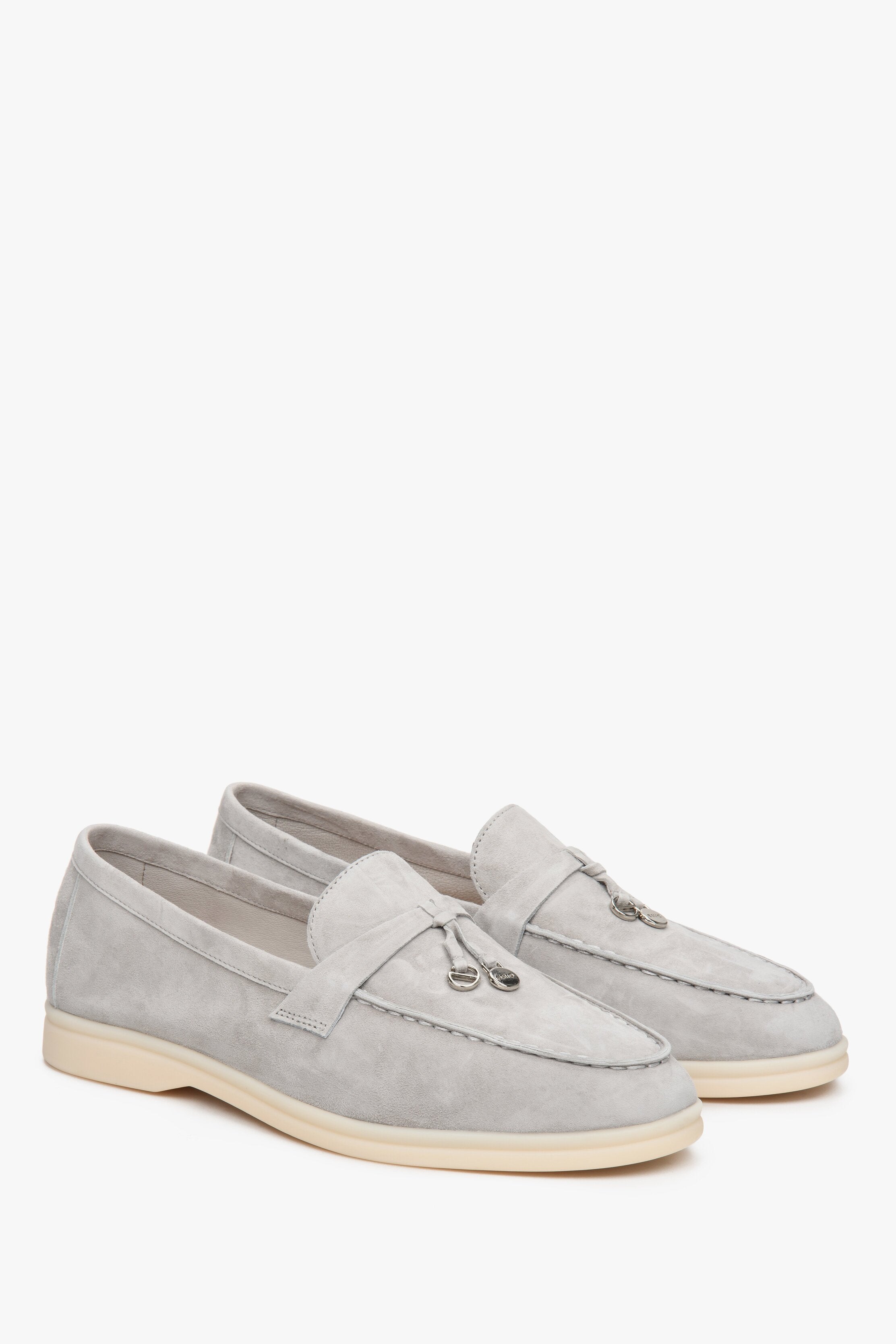 Women's light grey loafers Estro.