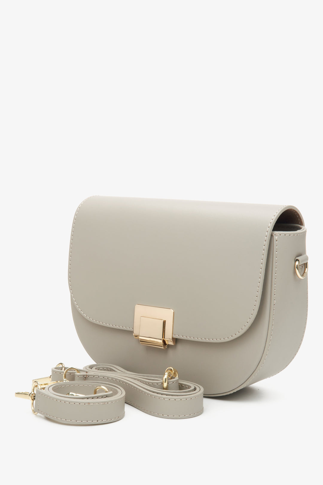 Estro women's grey leather handbag with an adjustable strap.