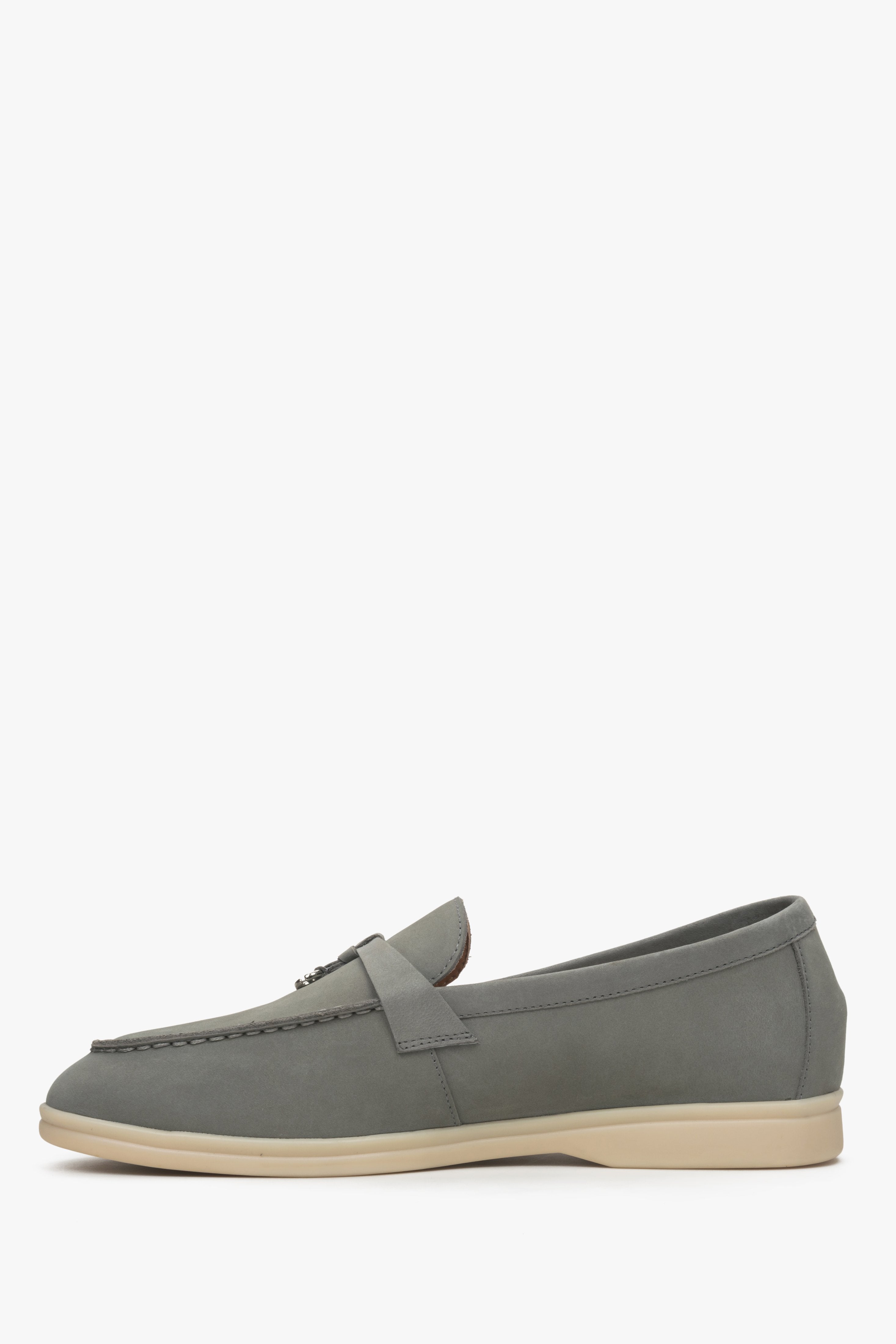 Women's grey nubuck loafers Estro - shoe profile.