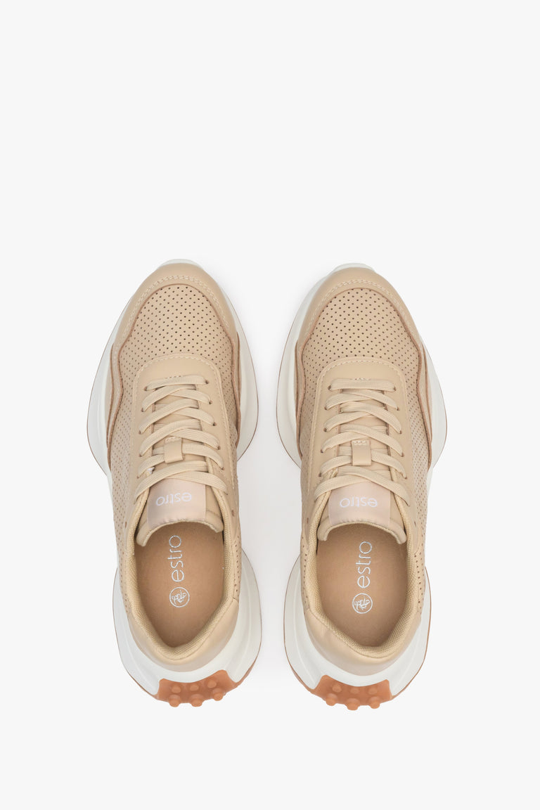  Women's beige Estro sneakers with genuine leather and perforation for fall - top view presentation of the footwear.