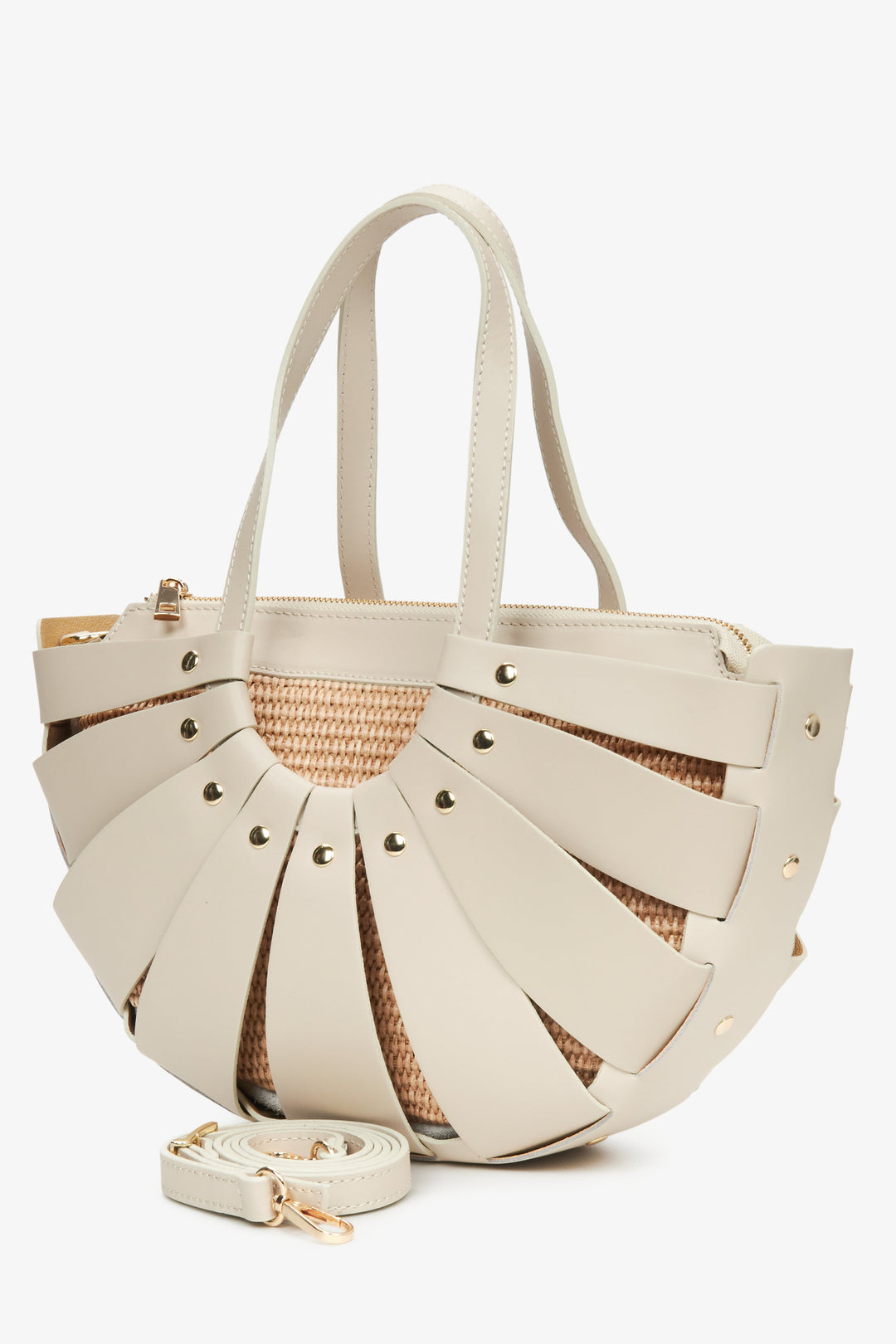 Estro beige leather women's basket handbag.