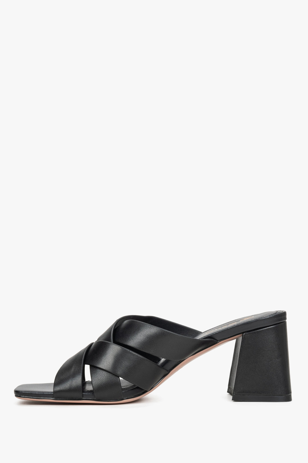 Estro women's black sandals with a block heel - shoe profile.