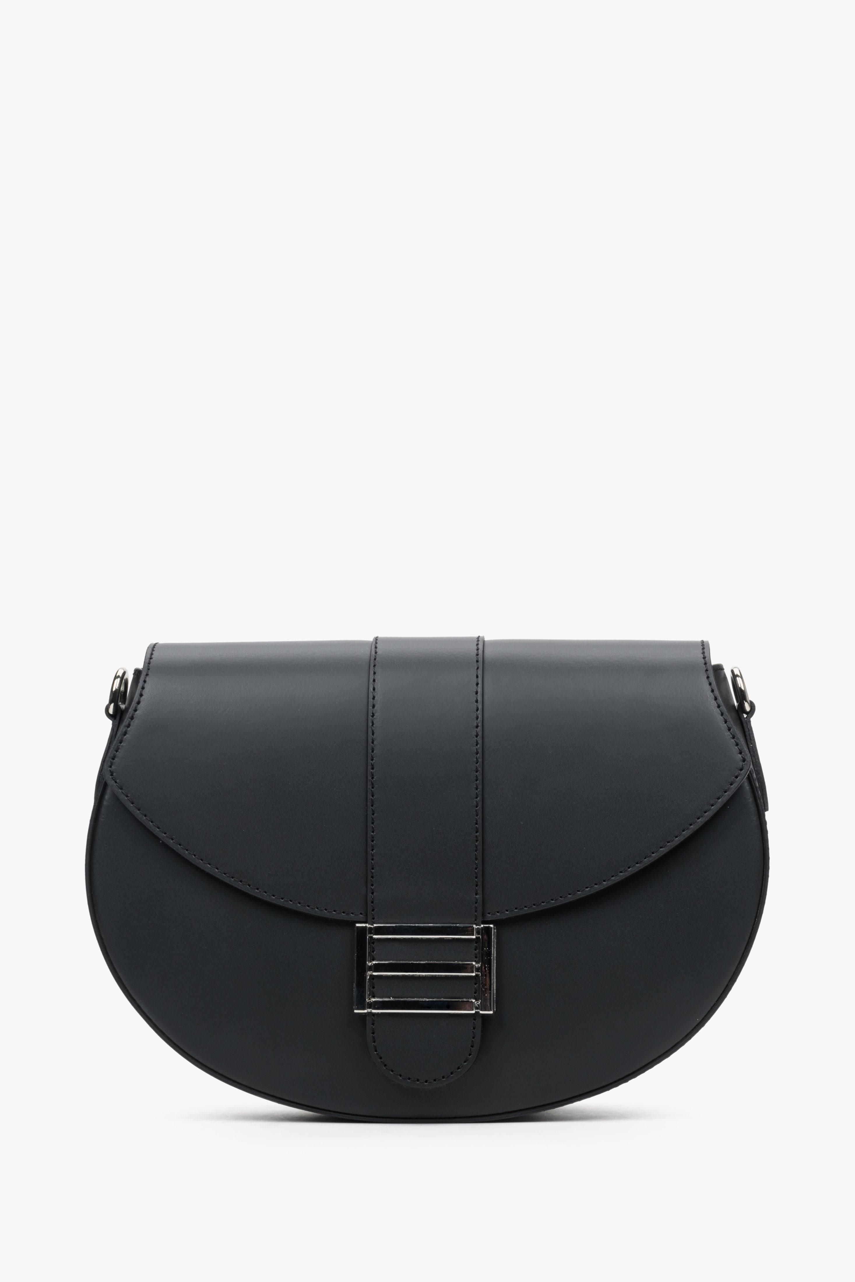 Medium-sized women's black leather handbag with a silver clasp.