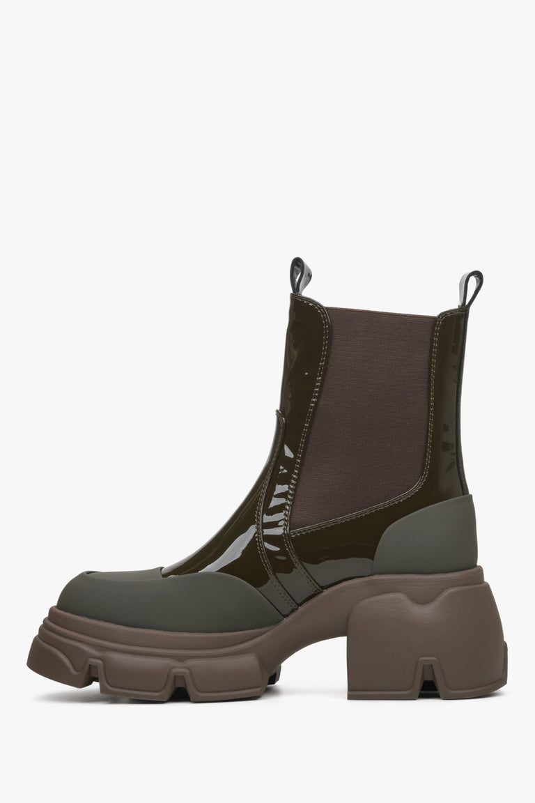 Women's dark green Chelsea boots by Estro made of patent natural leather - shoe profile.