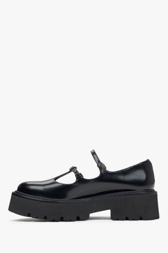 Black leather women's Mary Jane shoes Estro - side profile of the shoe.