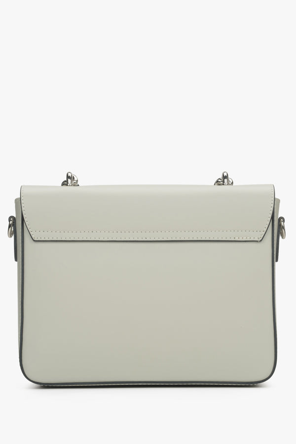 Women's light beige shoulder bag made of premium Italian leather - reverse side.