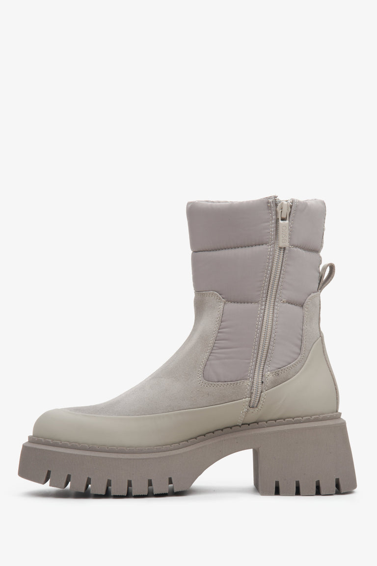 Grey Estro women's winter boots on a stable platform - shoe profile.