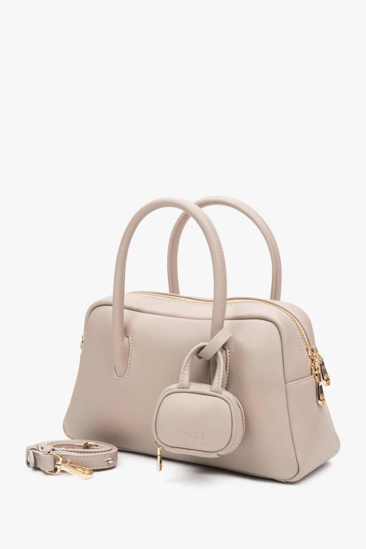 Elegant beige women's handbag by Estro, crafted from genuine leather in a timeless boxy style.