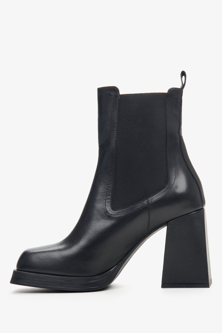 Women's Estro black leather boots with heel - shoe profile.